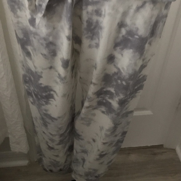 Women's Tie-Dye Pajama Set NWT - Picture 5 of 16